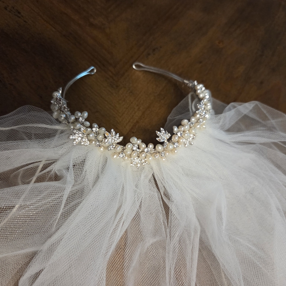 Elegant White Tulle Veil with Floral Jeweled Accents